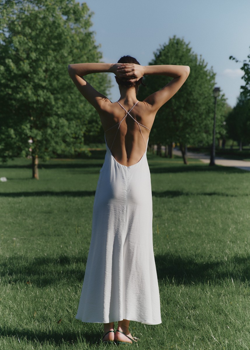 Dress with ties on the back milky